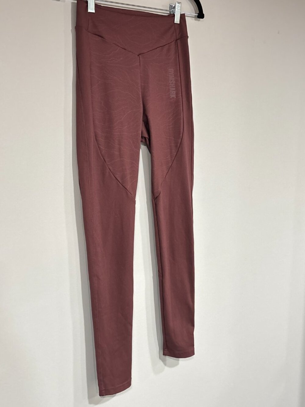 Women's Gymshark Lustre Leggings in Winter Berry Purple V Front Size Medium